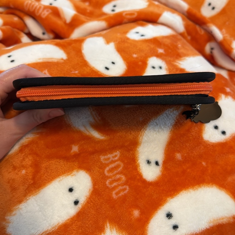 Disney Harvey’s Halloween Wallet with Mickey and Friends - Picture 3 of 8